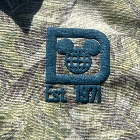 Walt Disney World Men’s Spirit Jersey Button Up Shirt Jacket Green Size Small - Picture 3 of 7